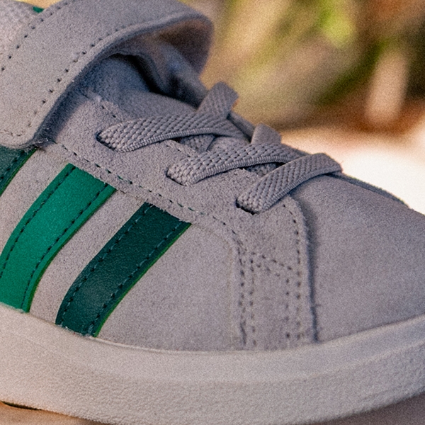 Wanneer koop je de eerste babyschoenen?