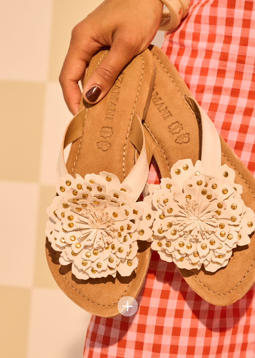 Nelson_desktop_homepage_banner_dames_sandalen_854x1000_2