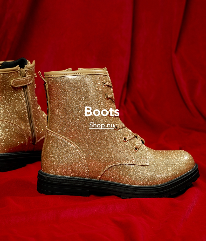 Nelson_desktop_homepage_banner_kids_boots_854x1000